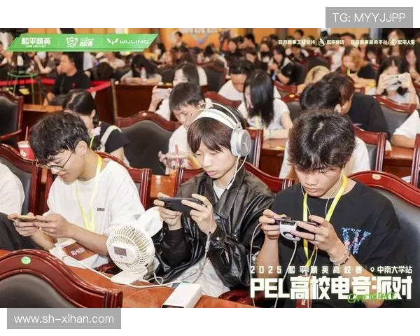 《电竞赛事热潮再起:全球顶级战队激战正酣,观众热情高涨》 《电竞赛事热潮再起:全球顶级战队激战正酣,观众热情高涨》