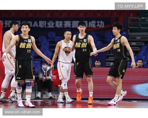 中国男篮成功晋级世界杯八强 孙铭徽表现抢眼助力球队大胜 中国男篮成功晋级世界杯八强 孙铭徽表现抢眼助力球队大胜